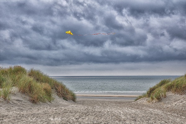 Vlieger op het strand Ameland
